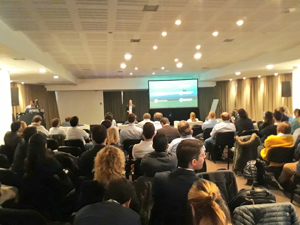Glocalagro's tweet photo. #wakeupagtech now #biodrone pitching #agtechweek #agtech #SemanaAgTech #RosarioAgtech https://t.co/depBQXKwtP