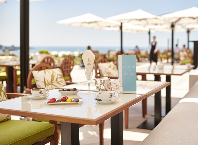 hoteldupalais's tweet photo. La pause idéale après la plage ! 
#TeaTime #WithView #Yummy https://t.co/EhWq9L7XNR