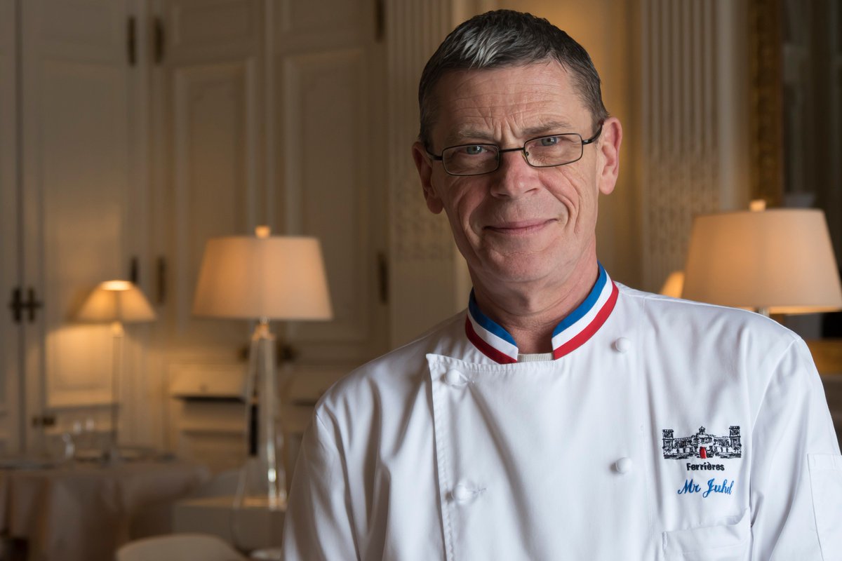 👨‍🍳🔪🍅 Patrick Juhel, #MeilleurOuvrierdeFrance 2000, est le #Chef Exécutif du Château de Ferrières. Il vous propose une #cuisine haut de gamme qui saura s'adapter à toutes vos demandes lors de vos événements : bit.ly/2Mbbhxy