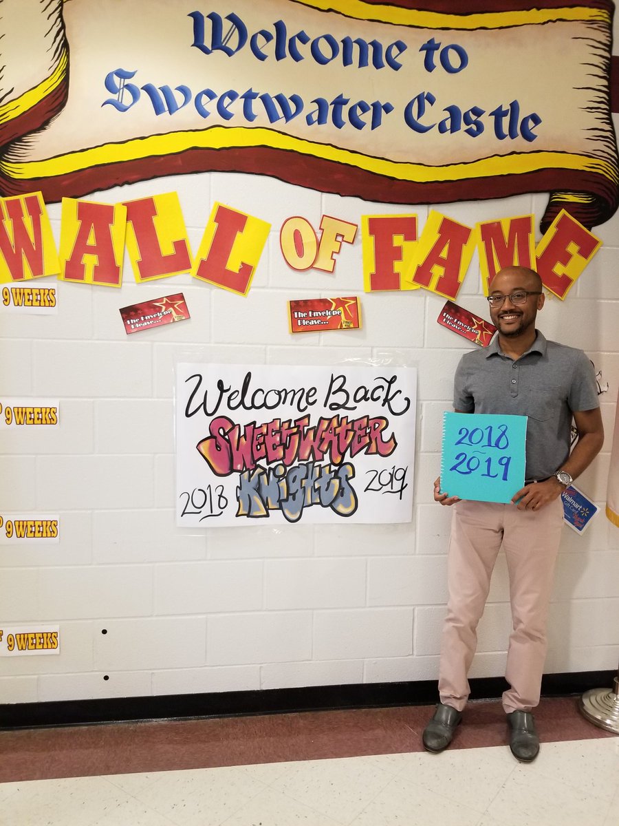 Cedric324's tweet photo. Happy First Day of School!!! Year 21, here I come!! #firstdayofschool #year21 #schoolcounselor #21yearsinthegame https://t.co/rBON4BN5nv