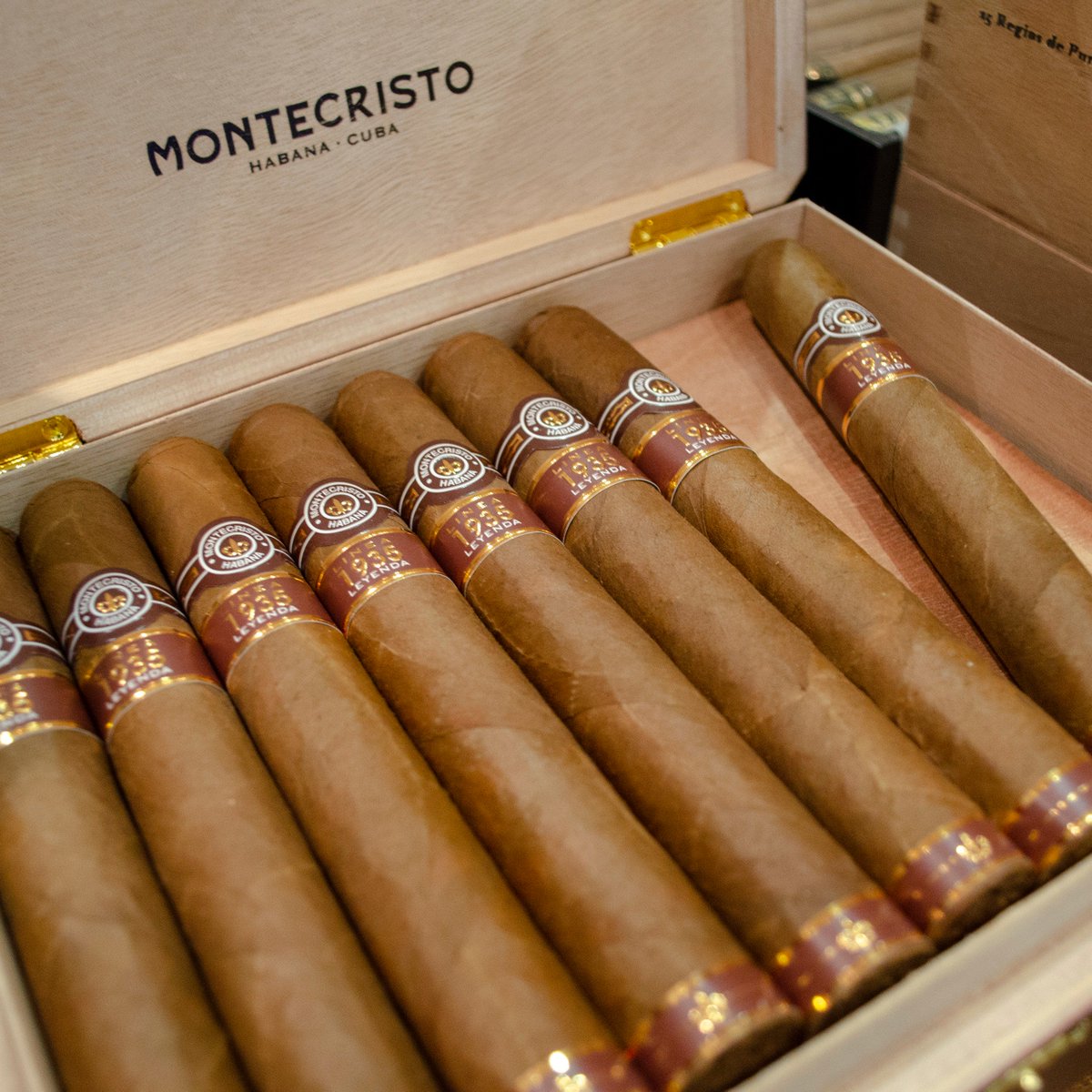 JJFoxcigars's tweet photo. Linea 1935: Leyanda
Legend by name, but only time will tell whether it will be legendary. We think it has an excellent chance…
#cigars #montecristo #linea1935 #legend https://t.co/KRiPrAPkdK