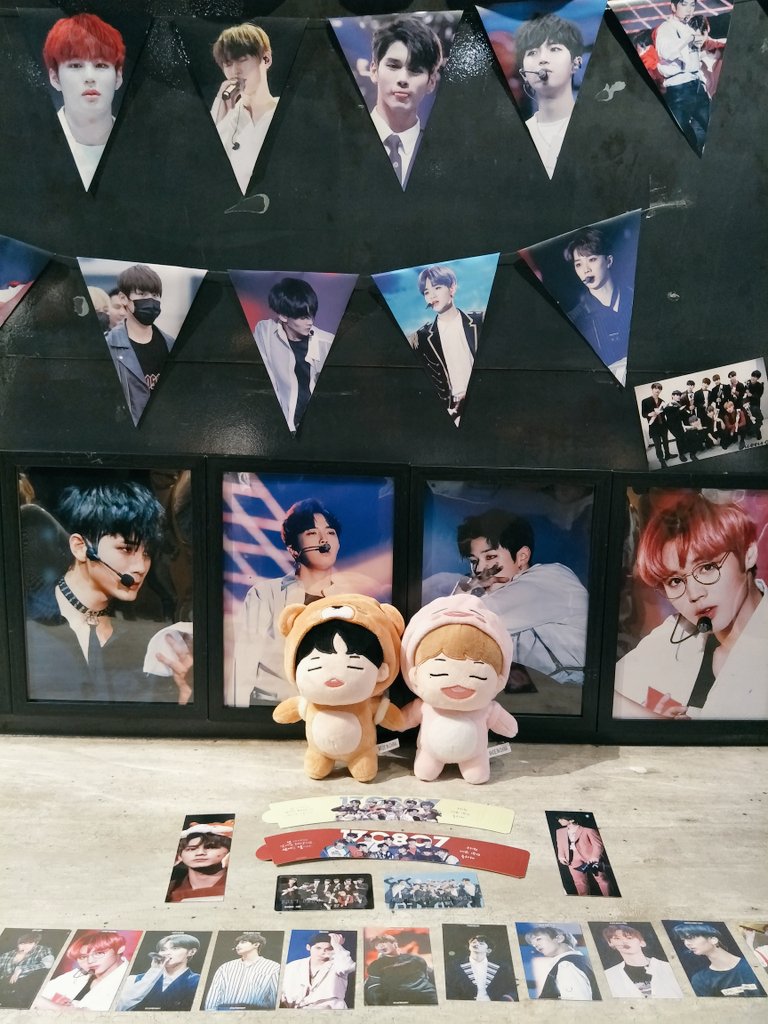 luvT_Tluv's tweet photo. 180804 #ECLIPSE0807
워너원 1주년 데뷔 축하해~👊☝
@/coffeesmith - suntec &amp; orchard https://t.co/hlQSG28RhA