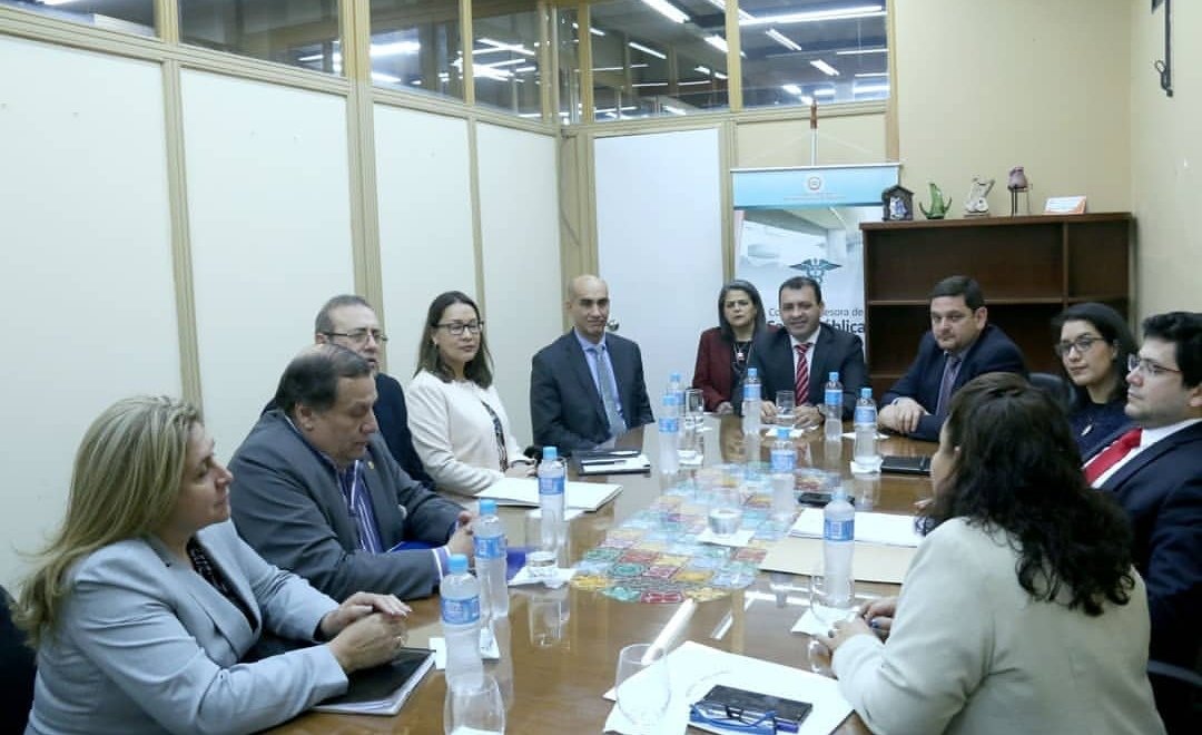 RoqueSarubbi's tweet photo. Con la Comisión de Salud, tuvimos esta mañana una reunion con el Dr. Julio Mazzoleni, futuro ministro de Salud del Gobierno entrante "Coordinando trabajos y proyectos futuros siempre pensando por el bien de nuestro pais y mi querido dpto de Caazapa" @DiputadosPy @caazapadigital https://t.co/OjLhZPUEmV