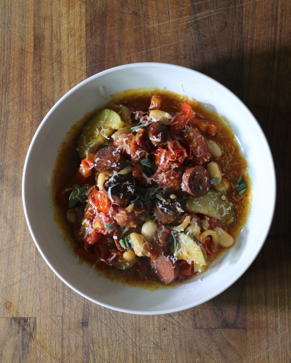 coeliac_chef's tweet photo. This is a little banger of a dish Gluten Free Chorizo Fricassée, super quick, simple and it really smacks you in the face with flavour. Perfect summer eating, full recipe on the link, subscribe too! https://t.co/JoPoVocgFy #glutenfree #coeliac #chef #yum #coeliacuk #food #eat #gf https://t.co/aHiECTHCNV