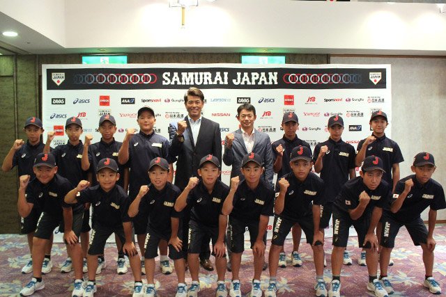 samuraijapan_pr's tweet photo. 「第10回 BFA U12アジア選手権」で連覇を目指すU-12代表。団結式と記者会見を行い、大会への意気込みを語りました。トップチーム稲葉篤紀監督もサプライズで登場し、選手たちに激励の言葉を贈りました。
https://t.co/IRQS7JFZnm
#侍ジャパン https://t.co/mARWWnuhjL
