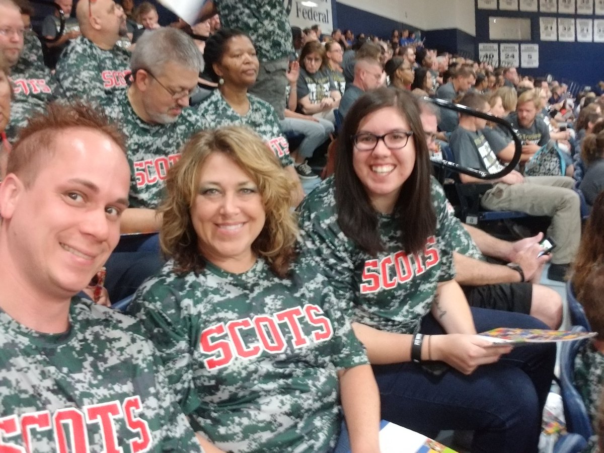 iteachhsart's tweet photo. #Topeka #WeAreTPS #SmileChallege https://t.co/bT6Fg8tHsy
