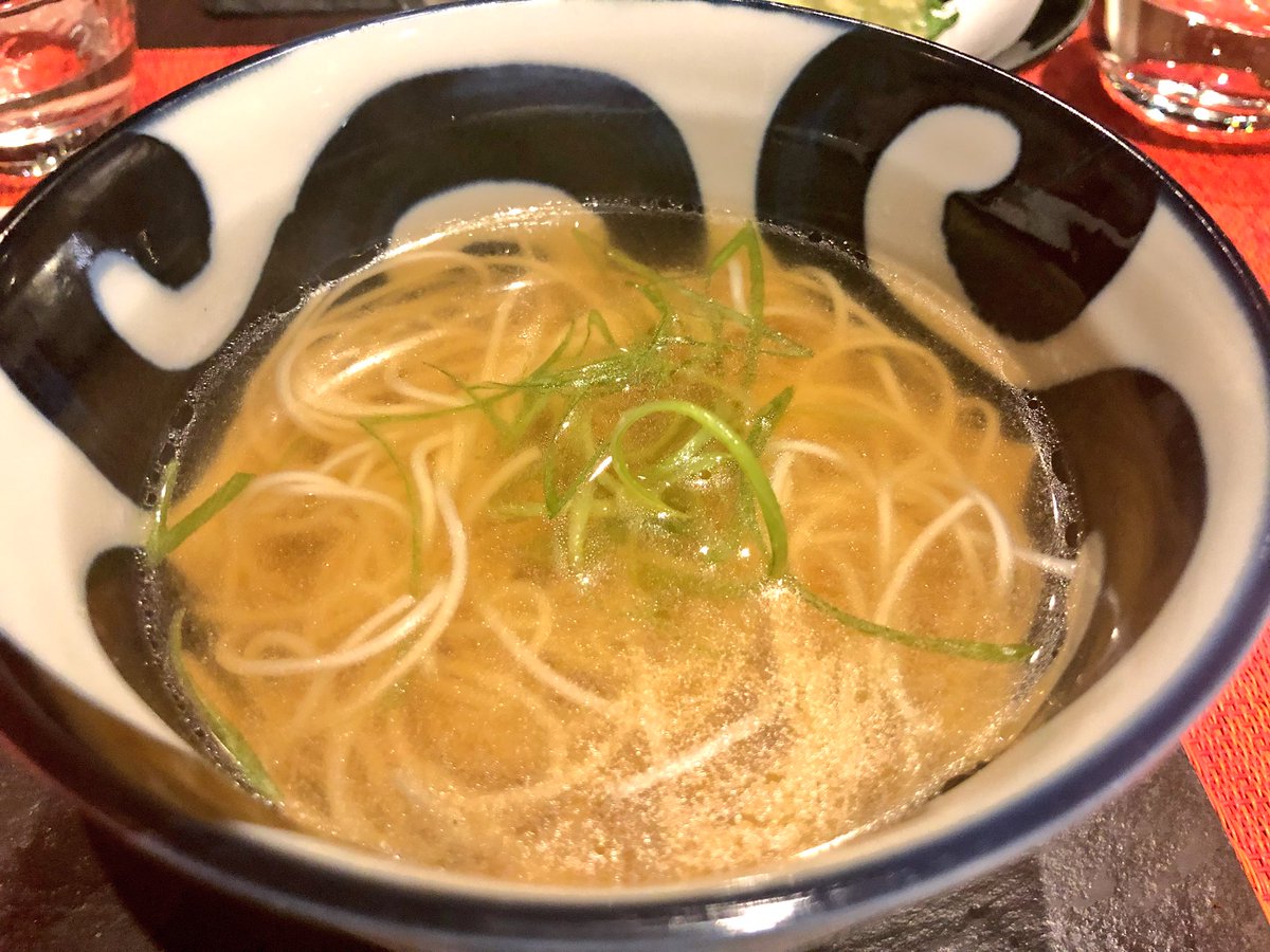 juliaplozano's tweet photo. Pedazo de cena en @takumirest  #marbella. Además del sashimi y el sushi, estupendo soumen, ramen y tempura! 😋😋😋 #sitiosparavolver https://t.co/sVDIftOlce