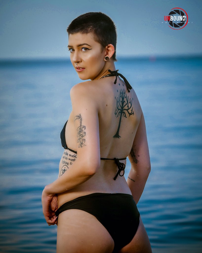 vile_earth's tweet photo. I got a lil beachy. ☀️ https://t.co/D691EN9Kpv
