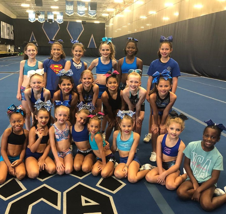 These Astrogirls are ready for DAY ✌🏼of Choreo!!! #cafrisco💙 #theworkisworthit #siitu