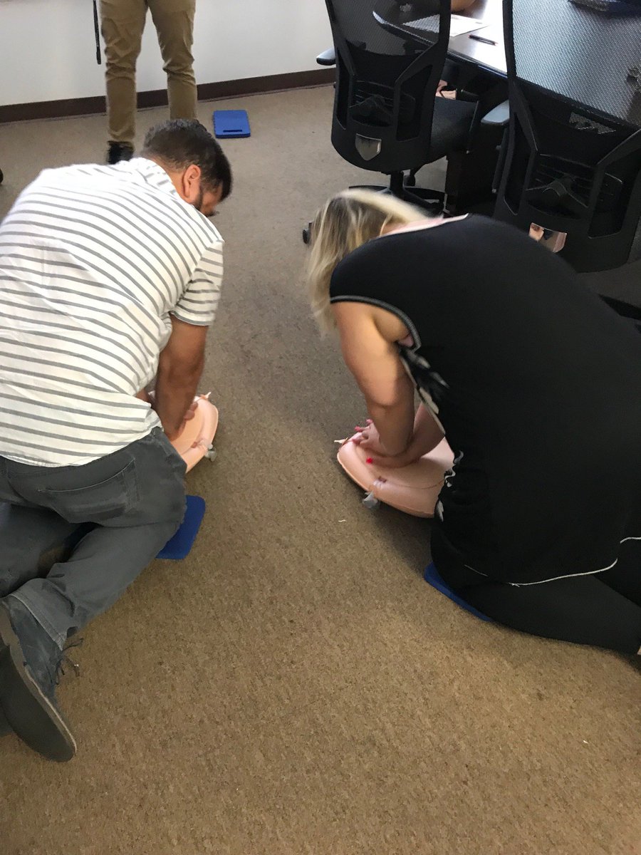 MobileCPR's tweet photo. Mobile CPR made it out to the Health Federation to teach the staff #handsonlycpr #mobilecprproject https://t.co/wWEM8xWH5i
