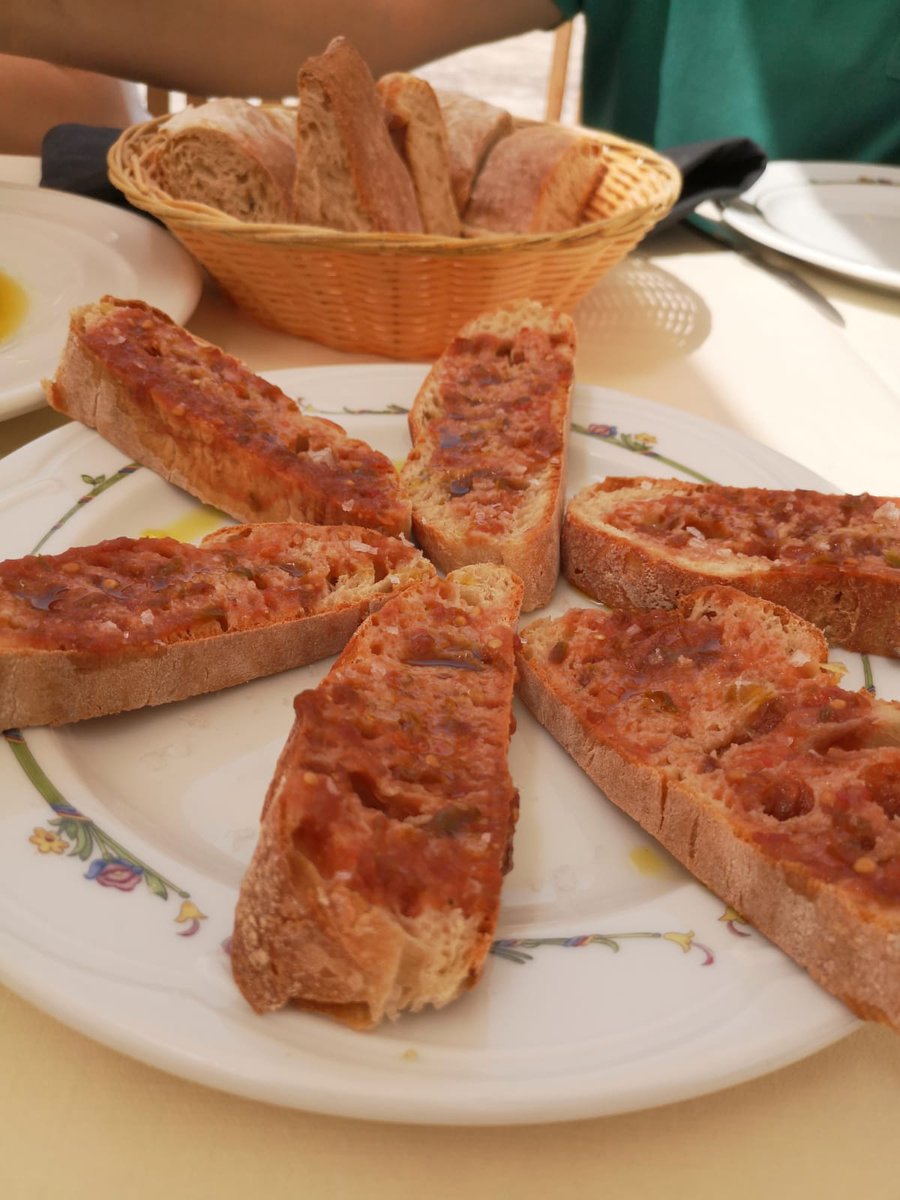 gastroenologo's tweet photo. @sendaestrelas #lumarada #muros @GaliciaGastro @TurismodGalicia anchoas:E. Vieiras:MB. Chuletón vaca: MB. Relación calidad precio:MB. @AlmaDeAutor. https://t.co/xjF2vclBSY