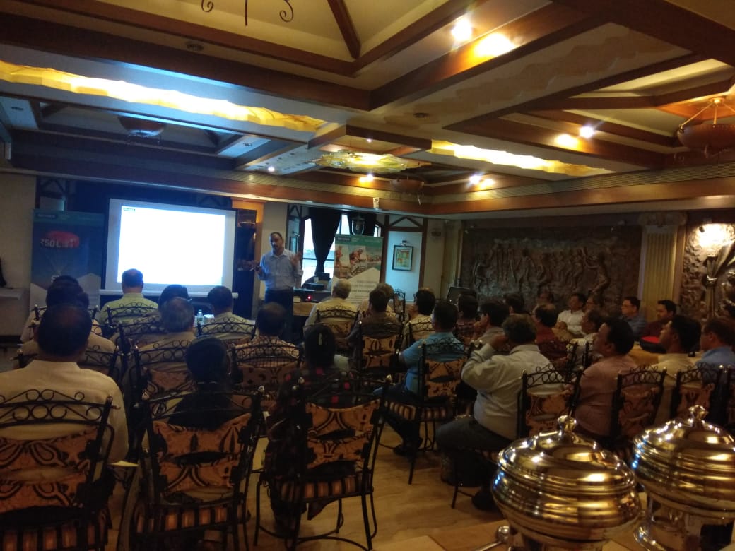 harihara1's tweet photo. Risk Management is Behaviour Management. Session on Behavioral Finance at Kalyan. #RMFEdge @manishranjan15 https://t.co/q3Xid1F4jA
