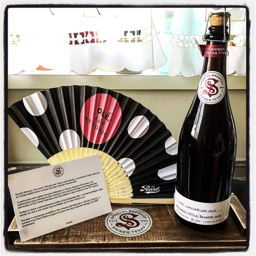 Ya disponible en #SanAntonio #Texas, #LasCanarias y es la primera  #cervezaartesanal de #Canarias elaborada en #EstadosUnidos. Colaboración entre Agüita Cerveza Artesanal y Spoetzl Brewery, Shiner TX  con #gofio #Canario y #miel de #Texas. 
Pronto también en las #islascanarias.