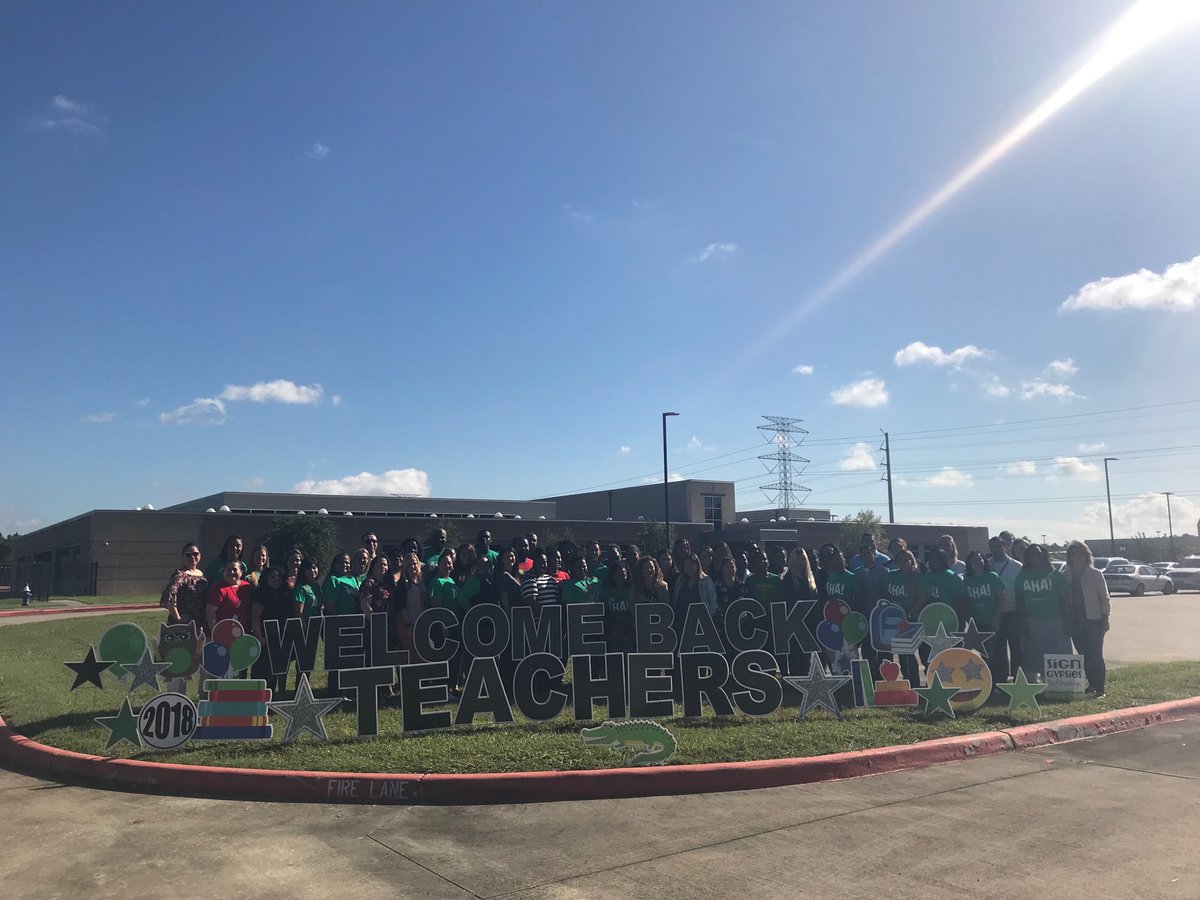 garrettgators1's tweet photo. Welcome back Edu-Gators! https://t.co/l0V6oJIo8E