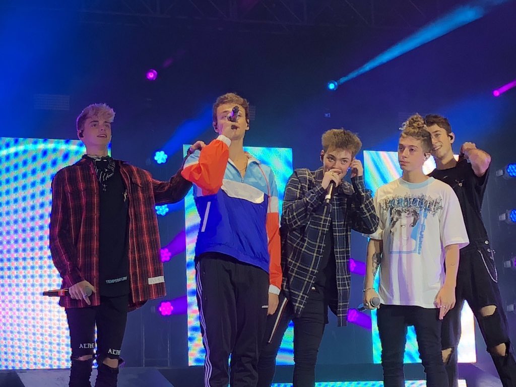 br00k3_n341's tweet photo. #WDWVoteVMA voting ends Friday so go vote now for push artist of the year!! https://t.co/8ZWv2e1esh