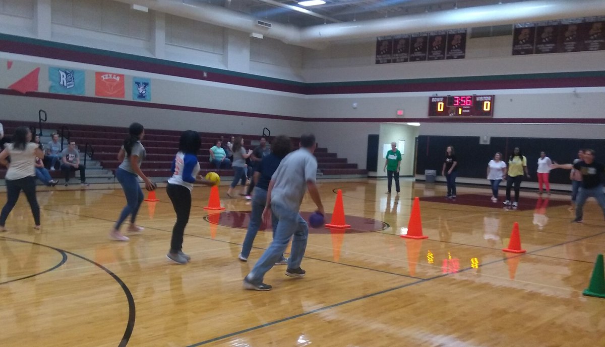 JBMS_Bears's tweet photo. Staff Dodgeball at the Bear Den @PrincipalShill @BowieBearSports https://t.co/Cww0qrnqwi