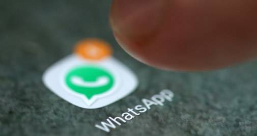 business_today's tweet photo. WhatsApp officially rolls out forward message feature; restricts limit to 5 users https://t.co/XdihMWeqnq #WhatsApp #ForwardFeature https://t.co/ZOiOdtAVTQ
