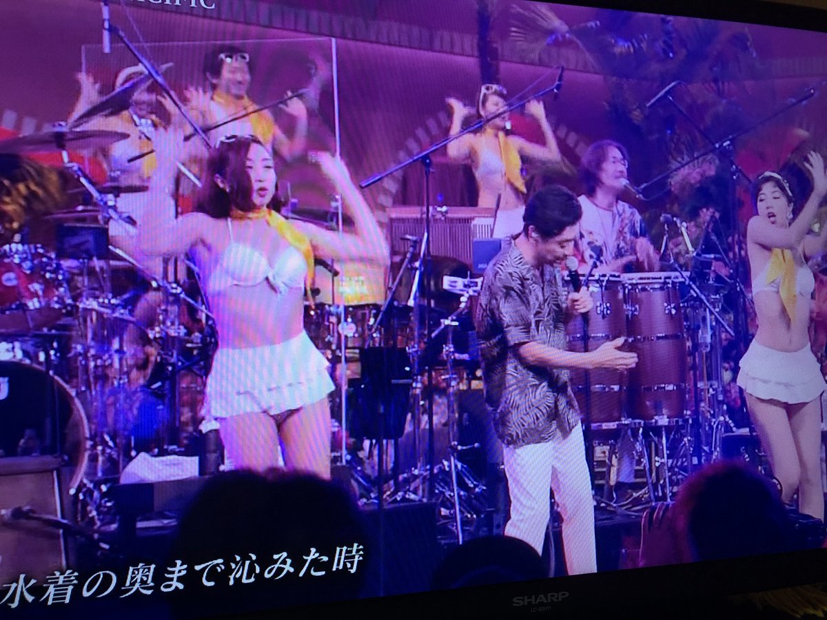 サザンオールスターズ　タンバリン 桑田ダンサーズに埋もれたまま悶死したい… 画面右手のダンサーさん