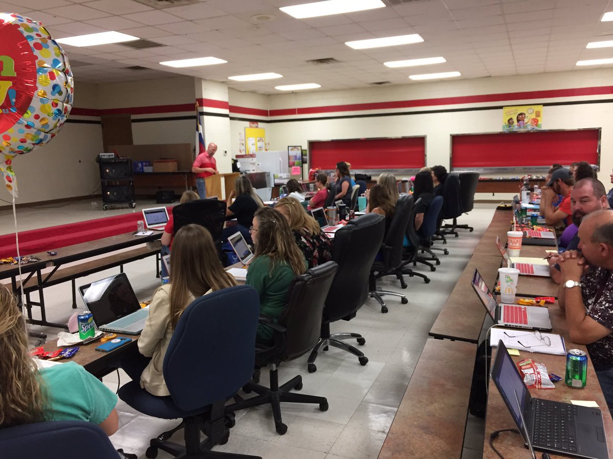berteilers's tweet photo. @campbellindians Campbell Teachers getting ready for new year! https://t.co/92JPFEx1Mg