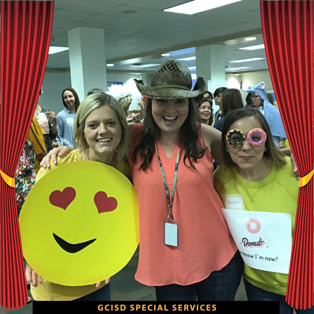 DiagHoward's tweet photo. When you're told to wear a costume! Can't wait for a great year as a new diag. #dealornodeal https://t.co/VS1aBEOuVy