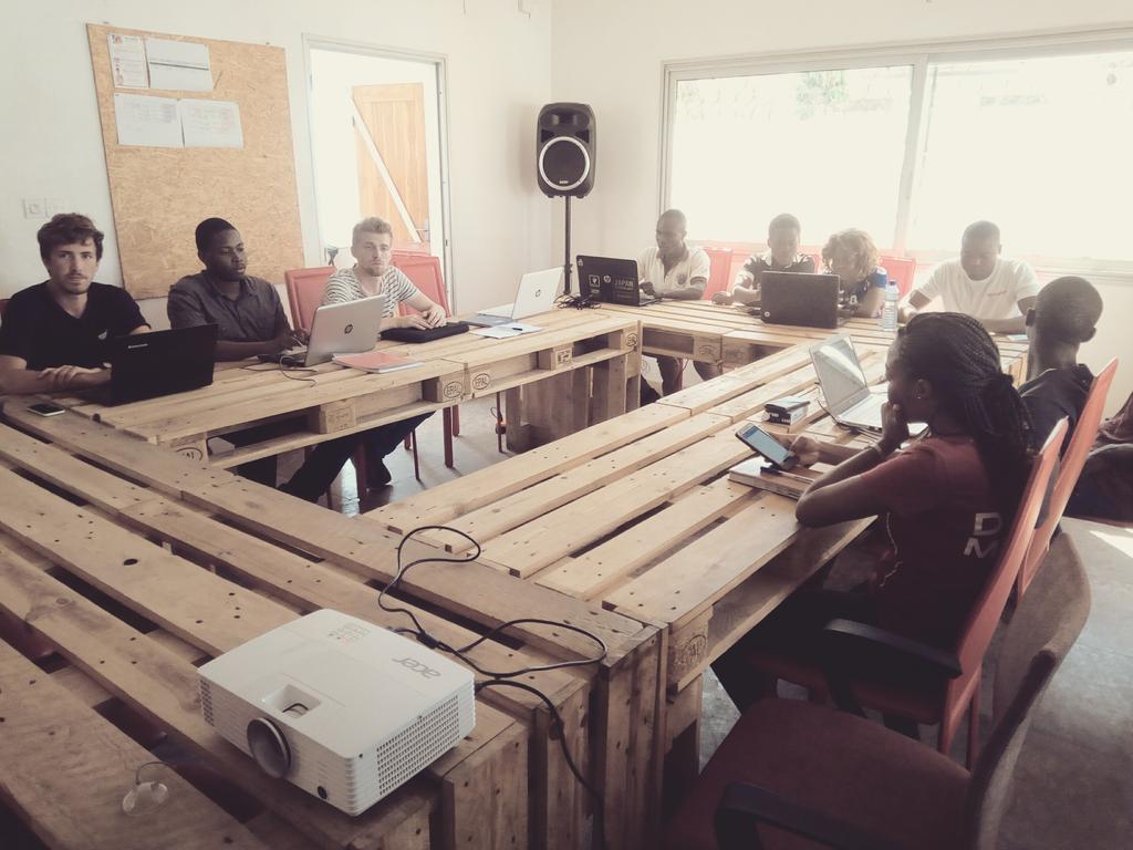 WoegnaY's tweet photo. En direct du #WoeLab. La formation continue sur les #Data #IoT &amp; #AI avec @senamekoffi @AdenyoEli @FrDlp @AtchaviL @TchodieFidel @danielcomlan @bendaramaassou2 @GabaPatrick2 @SoouEliza @kibanou3 https://t.co/N8ARDX4avP