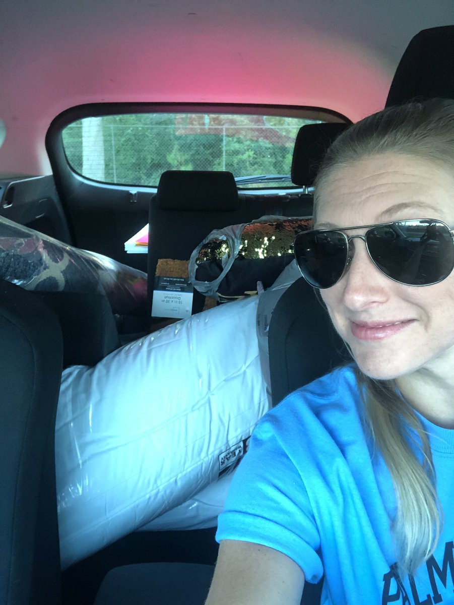 Classroom transformation day!! <a href="/PTEDolphins/">PalmTerraceDolphins</a> #4thgradeinheels #greatesttransformation #VCS123 <a href="/volusiaschools/">Volusia County Schools</a> #iteachfourth #4thgrade