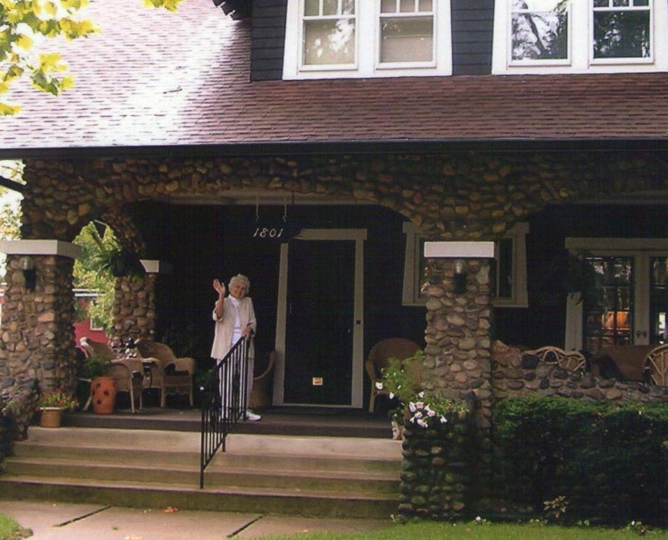 MayorTomHenry's tweet photo. Goodbyes are never easy, especially when it’s your mother. She touched the lives of many people, spreading kindness, joy, and love to her family, friends, and neighbors. I love you Mom and will miss you dearly. You will always be in our hearts. https://t.co/j8uDSKwbu9