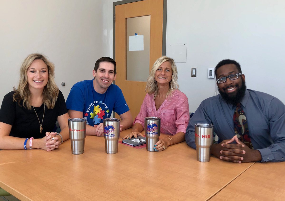 AFMSChargers's tweet photo. We LOVE our new @AFMSChargers Mugs! Thank you to @AngelPawsforKK for the wonderful gifts!
#chargerswag #mugtime https://t.co/96ad4qlKbB
