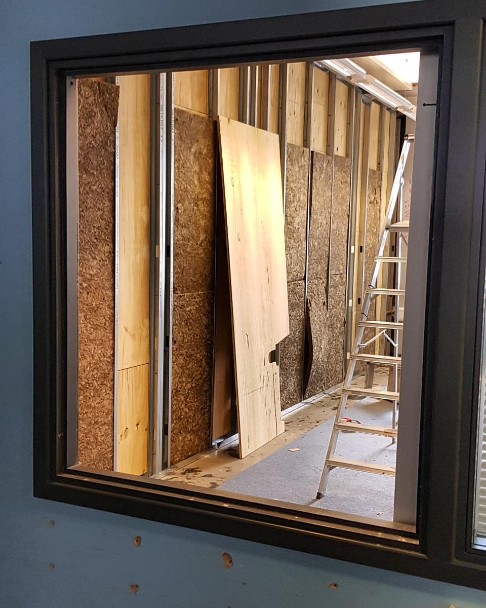 LibraryDMU's tweet image. On Kimberlin&apos;s Ground Floor, work has started under #SpaceForSuccess to expand the Learning Development Zone with a new, 60 seat flexible teaching/study space with 22 PCs. Contractors are busy creating new partition walls and entrances in a former staff office area