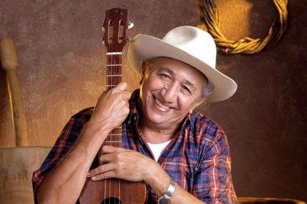 erguachar069's tweet photo. Un 8 de Agosto, nació en barbacoas, Edo. Aragua, #SimonDiaz, el tío de todos los venezolanos. Uno de los músicos y compositor más célebre de #Venezuela Ganador de un Grammy honorífico, con más de 70 discos grabados, participó en televisión cine nacional #LosAmigosSonParaSiempre https://t.co/21zPafIRzy
