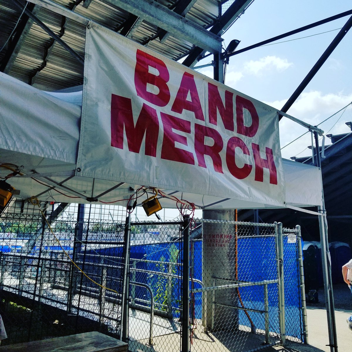 TimReitz82's tweet photo. Home away from home for a few hours!! @Michaelraymusic @M_R_Junkies @MichaelRayFans https://t.co/iE03xniCsl