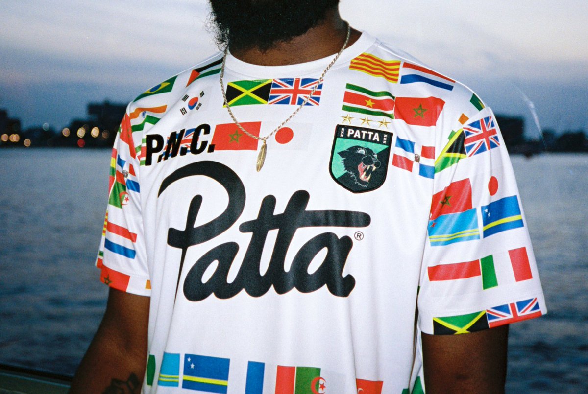Patta_NL's tweet photo. The Patta soundsystem Appelsap 2018 Football Jersey will be available in store at Patta Amsterdam, London and online on Thursday August 9. #Pattasoundsystem #Appelsap2018 https://t.co/a8oV2uBJVC