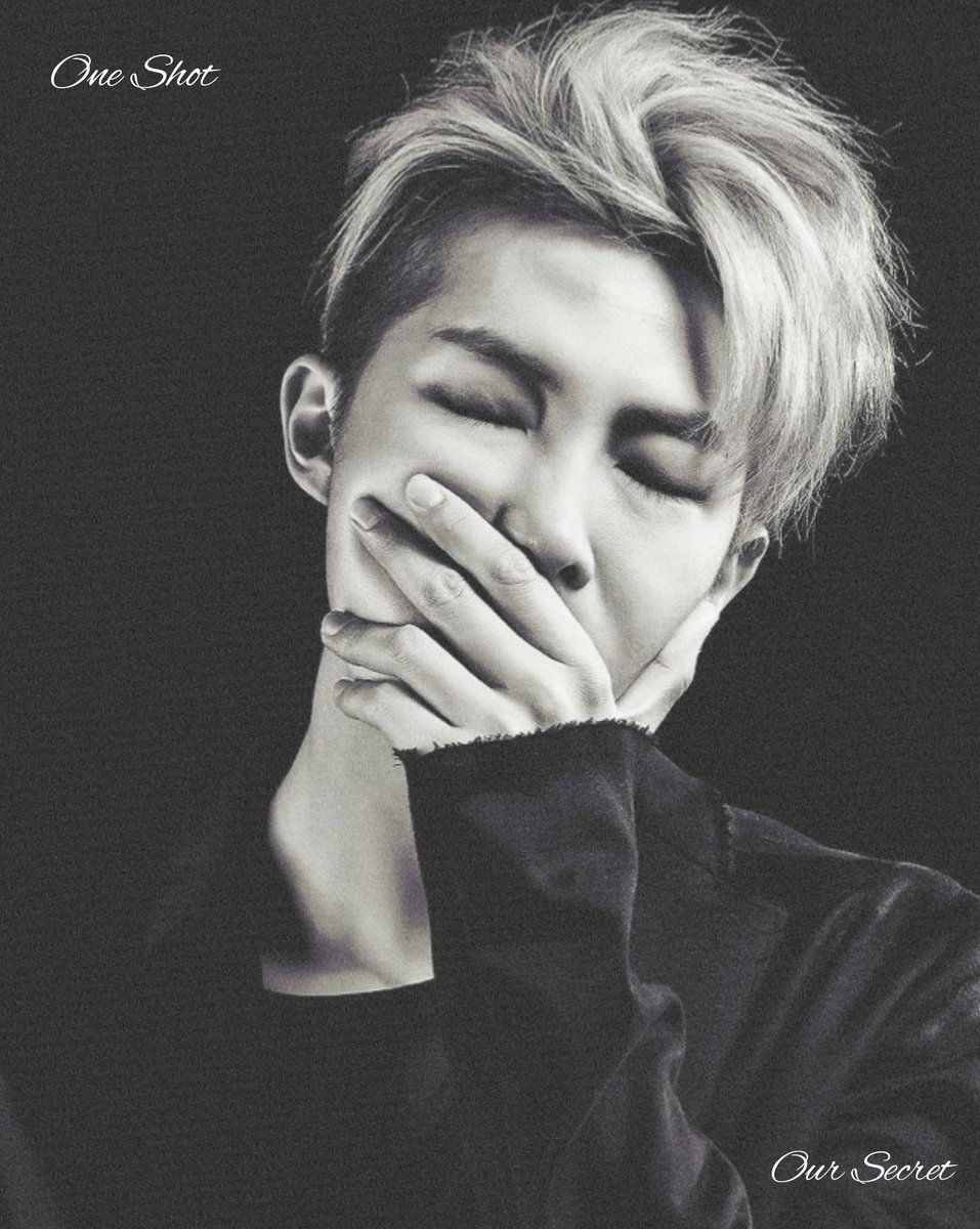 yoonjincrap's tweet photo. 🔞AU NamGi NSFW🔞

† Our Secret †

NamJoon comparte un secreto con YoonGi.
La emoción y excitación despues de cada concierto no es completamente liberada en el escenario, y es entonces, cuando bajan de él y conectan miradas, saben que solo ellos pueden liberarse el uno al otro. https://t.co/pNJRlknmSE