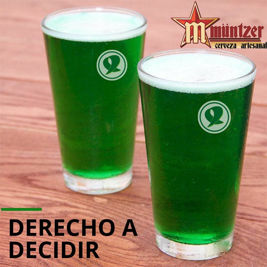 cervezamuntzer's tweet photo. Siempre del lado de lxs que luchan por sus derechos
Hoy nos vestimos de verde
#QueSeaLey 💚
#EsHoy https://t.co/WD6Ys9f3XP