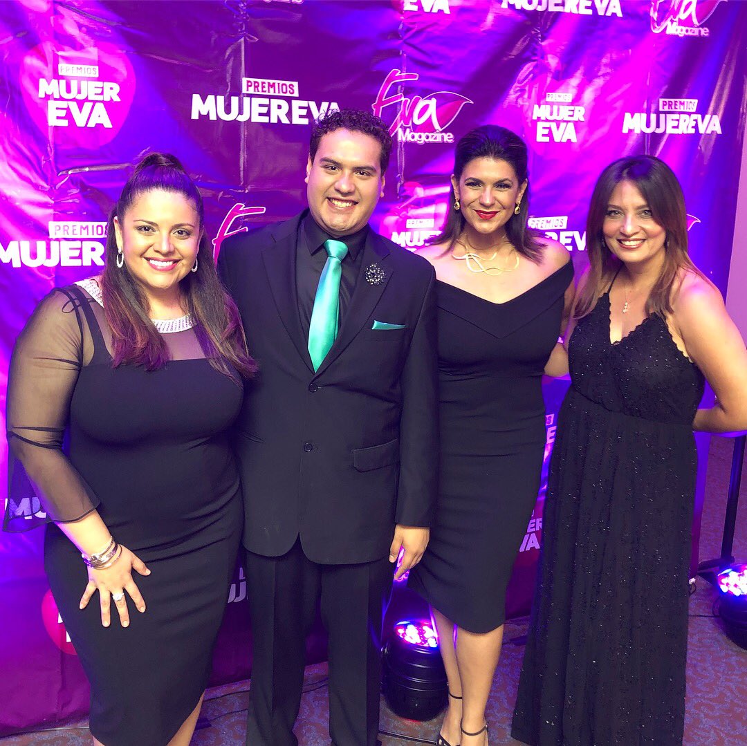 alekz_mundo's tweet photo. Sharing a great night at the Mujer Eva 2018 awards from @revistaevamagazine. Congrats @julianaloiza, @elianavizcaino, @yassgrafia, @male_gon and @profetaloco for your great work and friendship! It was awesome! Congrats to all my «Eve» friends. #PremiosEva #PremiosEva2018 https://t.co/oTXFVXoo5w