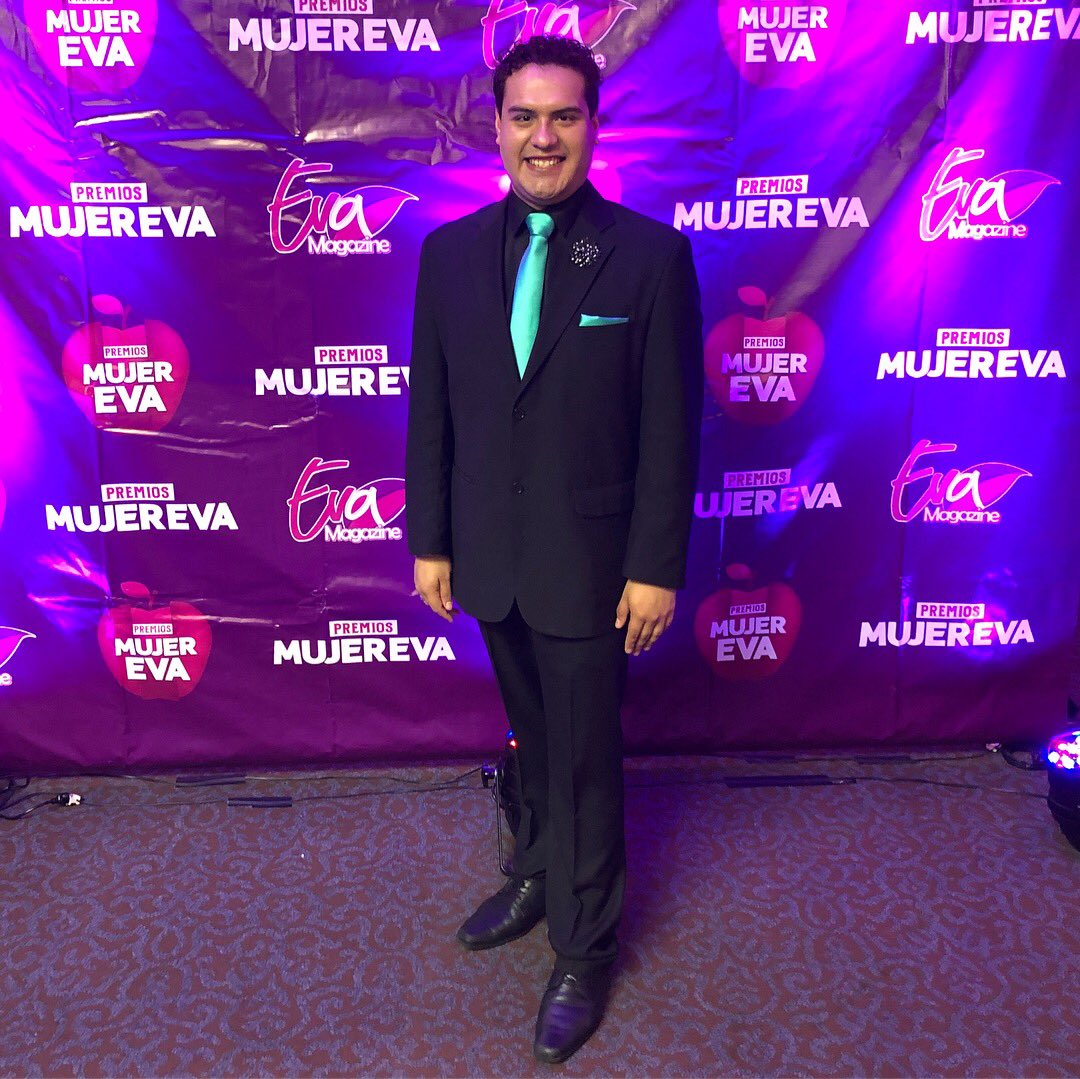 alekz_mundo's tweet photo. Sharing a great night at the Mujer Eva 2018 awards from @revistaevamagazine. Congrats @julianaloiza, @elianavizcaino, @yassgrafia, @male_gon and @profetaloco for your great work and friendship! It was awesome! Congrats to all my «Eve» friends. #PremiosEva #PremiosEva2018 https://t.co/oTXFVXoo5w