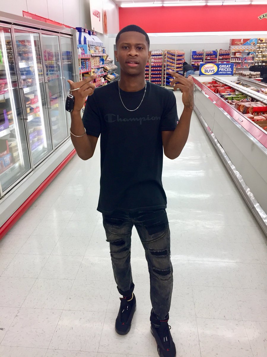 KayroHendrix's tweet photo. D R I P 💧 S E T 👖🍝 WOAHHH 🤯‼️

#GlokkKoma 😬🤫 https://t.co/1bAuZY3zBK