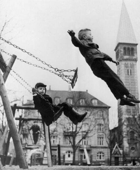 77MASH's tweet photo. #RT if you did this as a kid... https://t.co/KCOwFXWUms