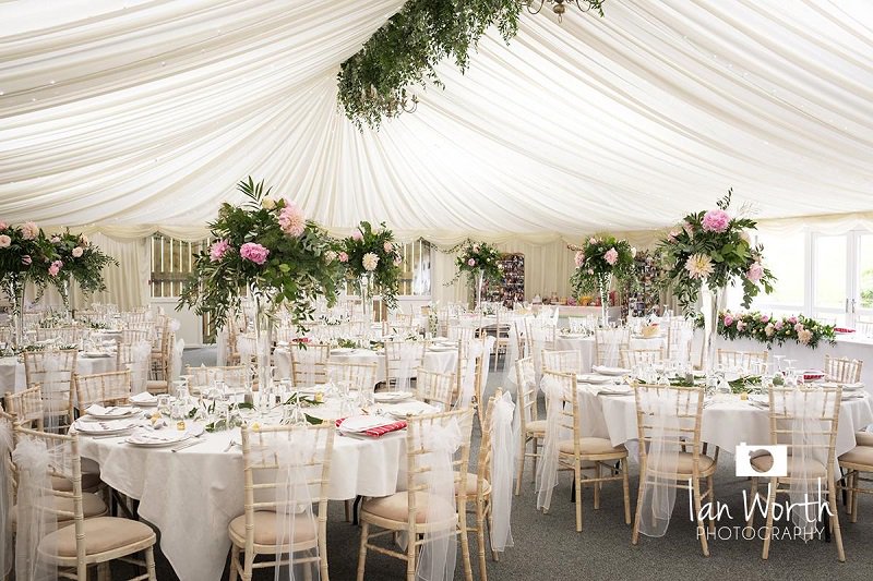 PinkVenues's tweet photo. BIG SHOUT OUT to @GranaryFawsley who are showcasing their stunning #WeddingVenue with us on @PinkVenues More about this beautiful #venue here: https://t.co/KqXlpuvF2S #GayFriendly #LGBT #LGBTQ #Wedding #Northamptonshire #Weddings #Venues #loveislove  #WeddingWednesday https://t.co/V8T7BOQNZE