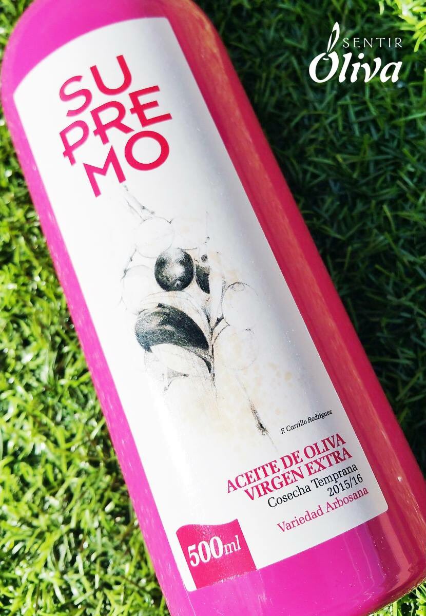 SentirOliva's tweet photo. SUPREMO Arbosana es un Virgen Extra Premium, de cosecha temprana, extraído en frío, y obtenido mediante procedimientos mecánicos, se presenta en un original envase de vidrio opaco color rosa.
➡️ https://t.co/VYU9VViGeQ  😉
#Supremo #aceitedeolivavirgenextra #aceite #oliva https://t.co/jK4CBT3lId