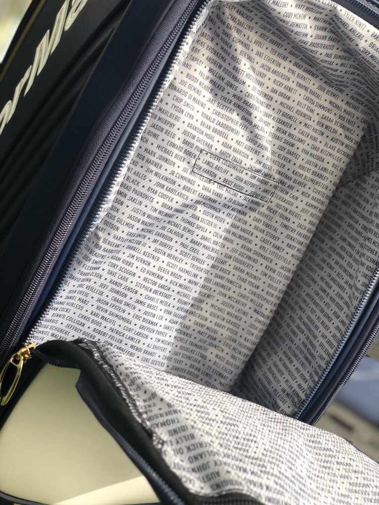 🚨LIMITED EDITION PGA CHAMPS TOUR BAG GIVEAWAY🚨
Win this AWESOME, PGA CHAMPS edition <a href="/TaylorMadeTour/">TaylorMadeGolfEurope</a> bag

To enter
1⃣ FOLLOW <a href="/RickShielsPGA/">Rick Shiels PGA</a>
2⃣ FOLLOW <a href="/TaylorMadeTour/">TaylorMadeGolfEurope</a>
3⃣ RT THIS POST

ONE lucky winner will be picked the Monday after the PGA CHAMPS! Good luck! 🍀