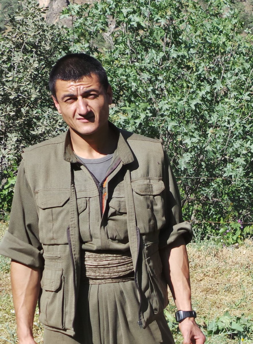 Kod Adı: Erdal Diren Amanos
Adı Soyadı: Şehmus Eşin
Doğum Yeri: Mardin
Anne - Baba Adı: Nefel - Hamit
Şehadet Tarihi ve Yeri: 21 Temmuz 2018 / Hakkari