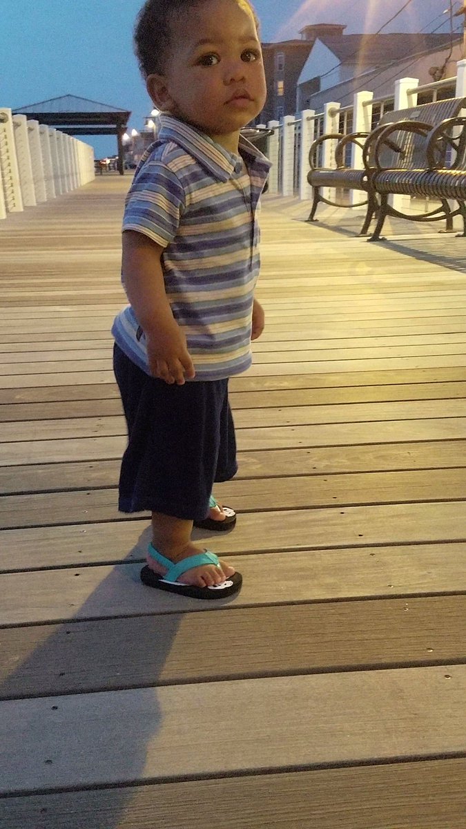 TIMEISNOW1986's tweet image. Always cherish the TIMES like these.
#Timeiseverything #picoftheday #boston #money #f4f love you son