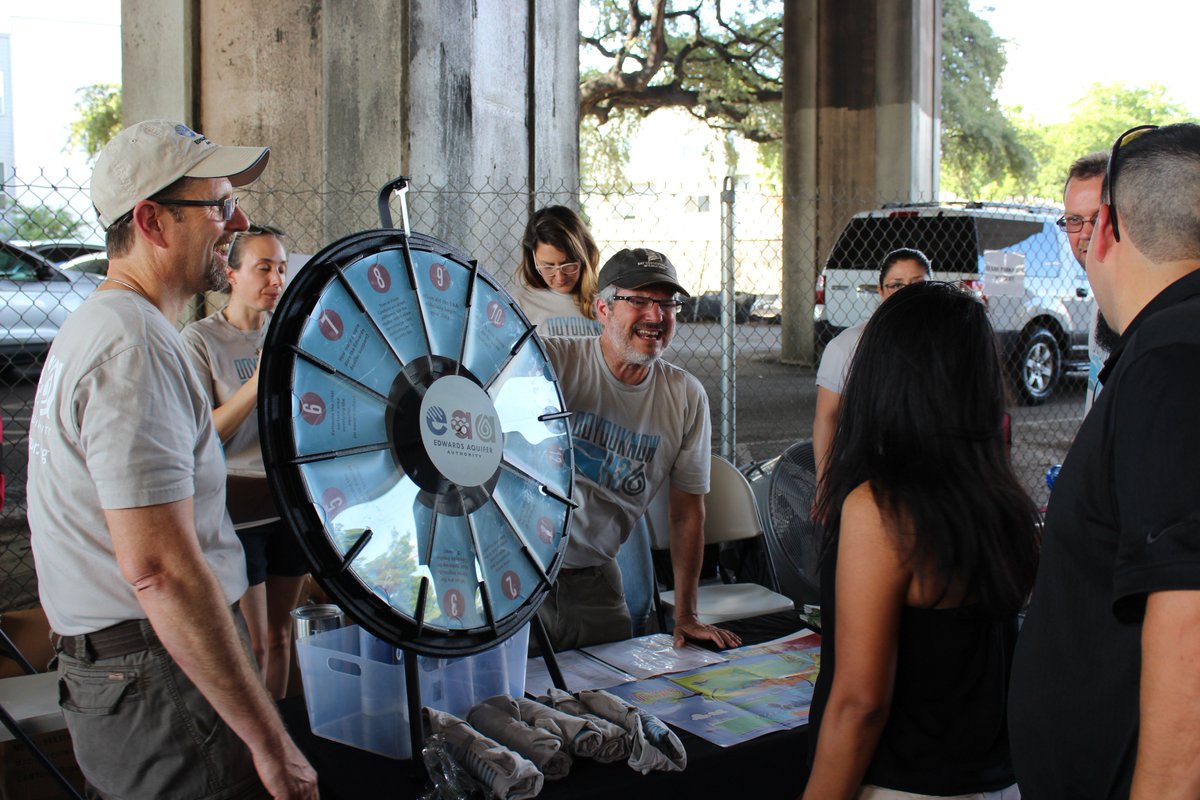 EdwardsAquifer's tweet photo. We had so much fun last night at the 6th Annual Bat Loco Bash hosted by @sanantonioriver! #BatLoco #DoYouKnowH2O https://t.co/25IOFShBqB