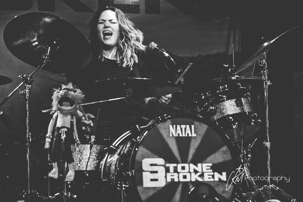 RobynHaycock's tweet photo. ✖️In the moment ✖️

📷 @bluethumbphotography 

#drummer #drums #live #inthemoment #drummers #balbex #stonebroken #animal #band #rock #music #tour #blackandwhite #photo #natal #balbex #cosmicears #aintalwayseasy #newalbum #newmusic https://t.co/tVSdVpqgC2