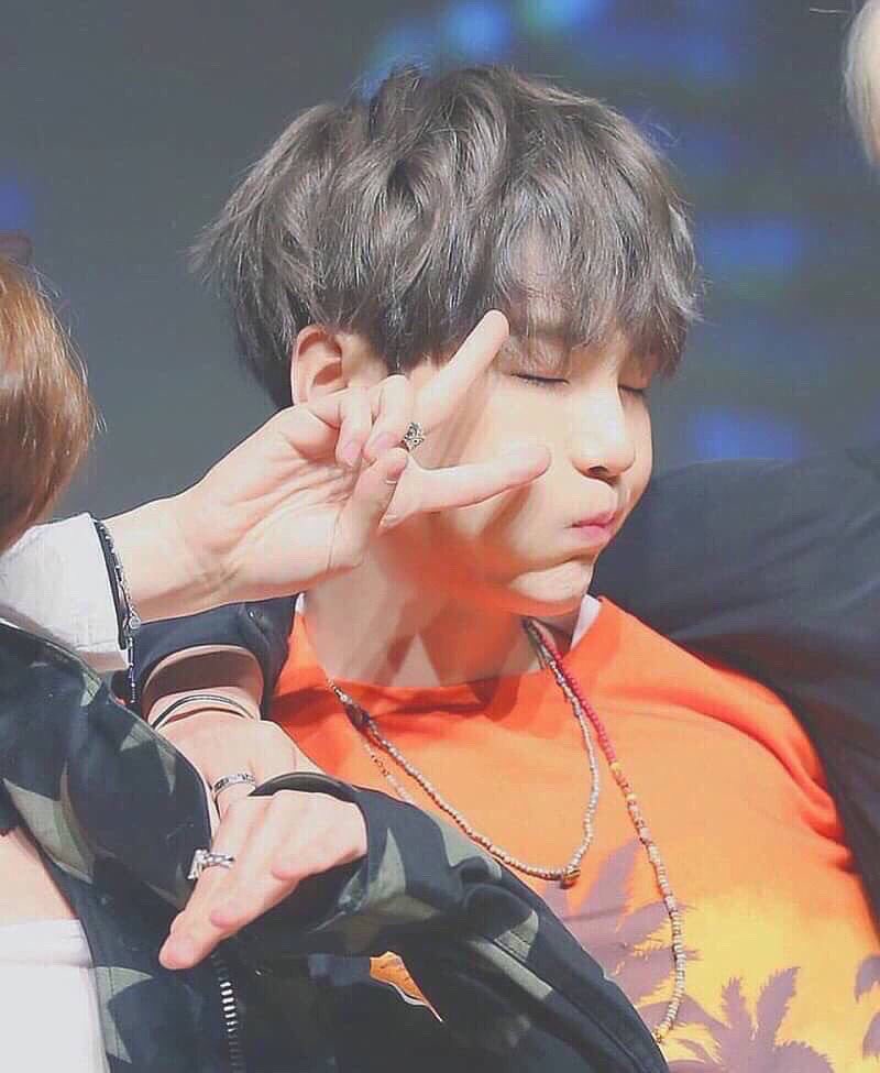 bts____su's tweet image. 初タグ！

・01(高2)line

・ユンギペンよりのオルペン

・関西army

・同ペンも他ペン◎
#armyさんRTしてくれたらフォローする  #armyいいねしてくれた人全員フォロー  #armyさんと繋がりたい  #armyさんと仲良くなりたい