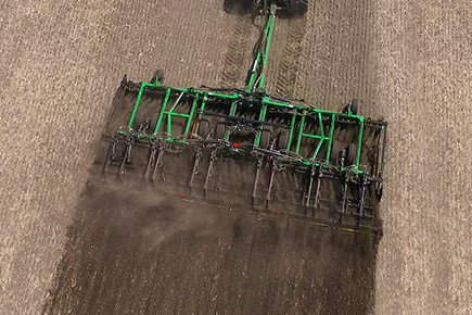 summersmfg's tweet image. “…a tillage tool that is flexible enough for both spring and fall tillage yet easy to use.”  - Summers VRT Renegade coming soon!!  #SummersMfg #tillage  summersmfg.com/tillage/vrt-re… …