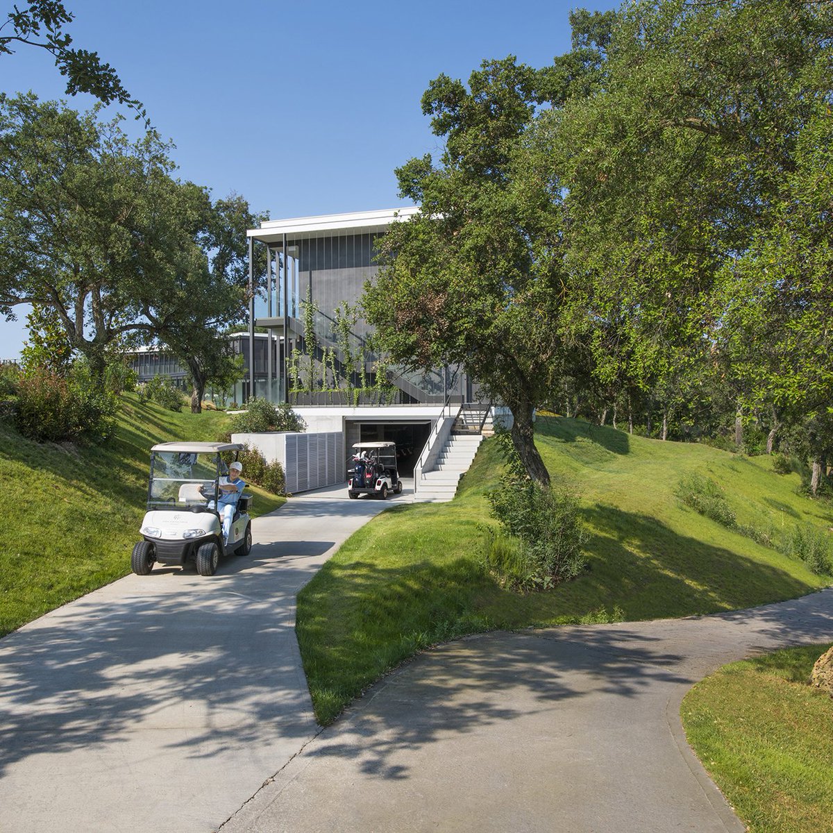 Camiral_'s tweet image. Directly from @LAVIDAHotel to the golf course with your buggy. Is there any better idea?