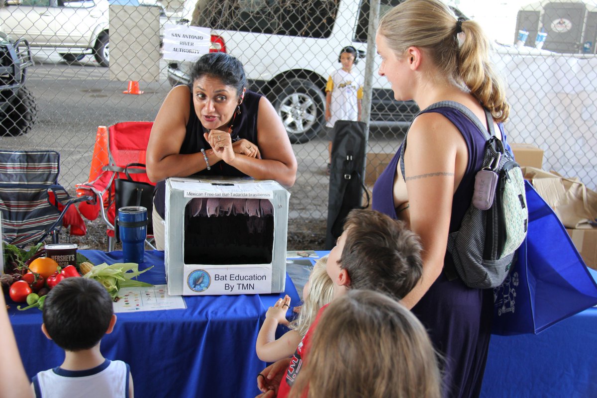 sanantonioriver's tweet photo. Thanks to everyone that took part in this year's #BatLoco Bash on the #MuseumReach segment of the River Walk! Visit the River Recreation section at https://t.co/D9Ub5NLbiO to learn of future events and free programming along the SA River! https://t.co/6Q2vZoSXMe