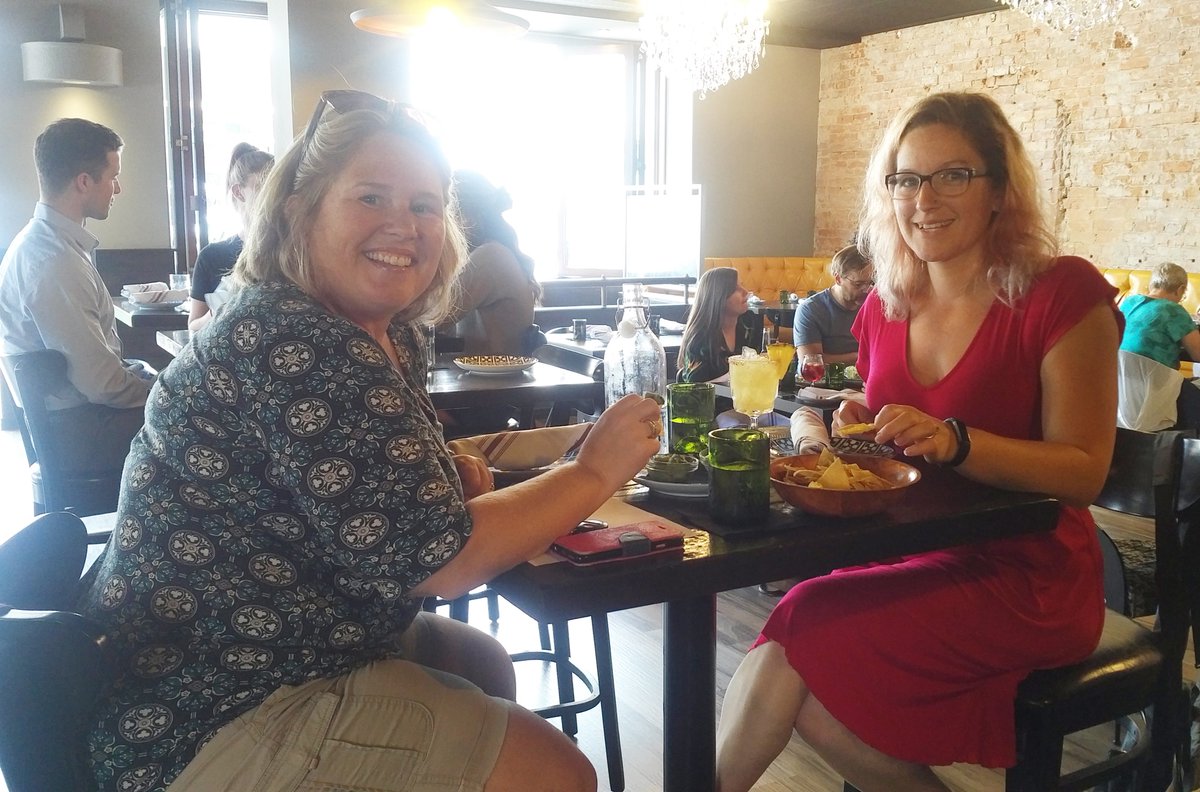 FlowWisdom's tweet image. I spy Laura-Lee and @Flow_Crystal l having a delicious lunch meeting at #LaReina.